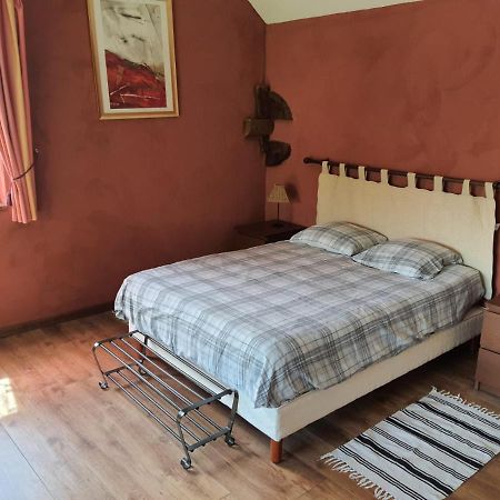 Bed and Breakfast La Parenthese Saint-Genix-sur-Guiers Exterior foto
