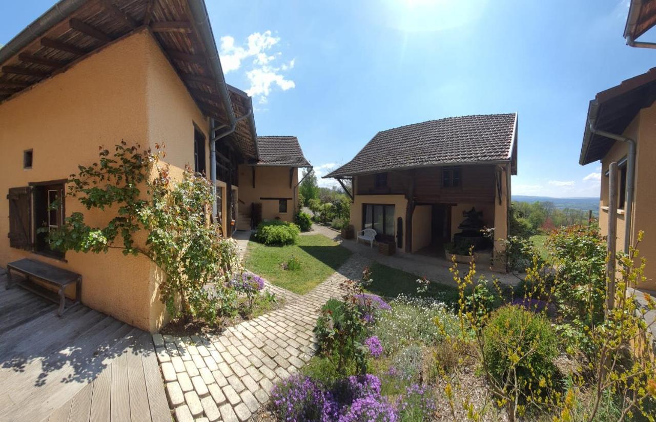 Bed and Breakfast La Parenthese Saint-Genix-sur-Guiers Exterior foto