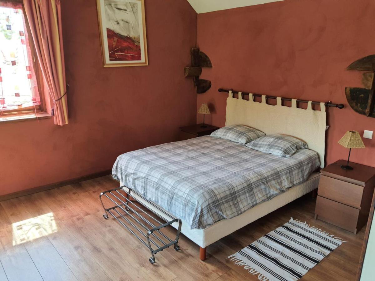 Bed and Breakfast La Parenthese Saint-Genix-sur-Guiers Exterior foto
