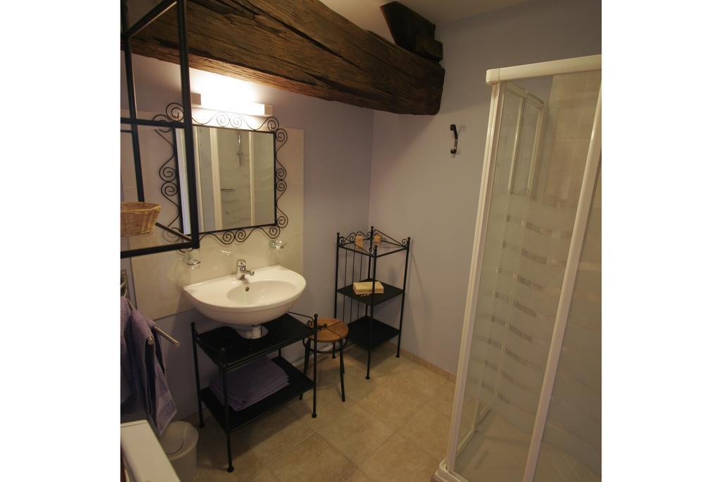 Bed and Breakfast La Parenthese Saint-Genix-sur-Guiers Habitación foto