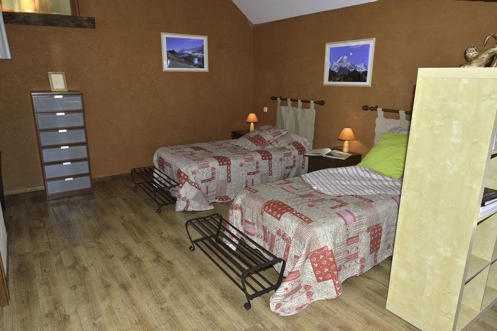 Bed and Breakfast La Parenthese Saint-Genix-sur-Guiers Exterior foto