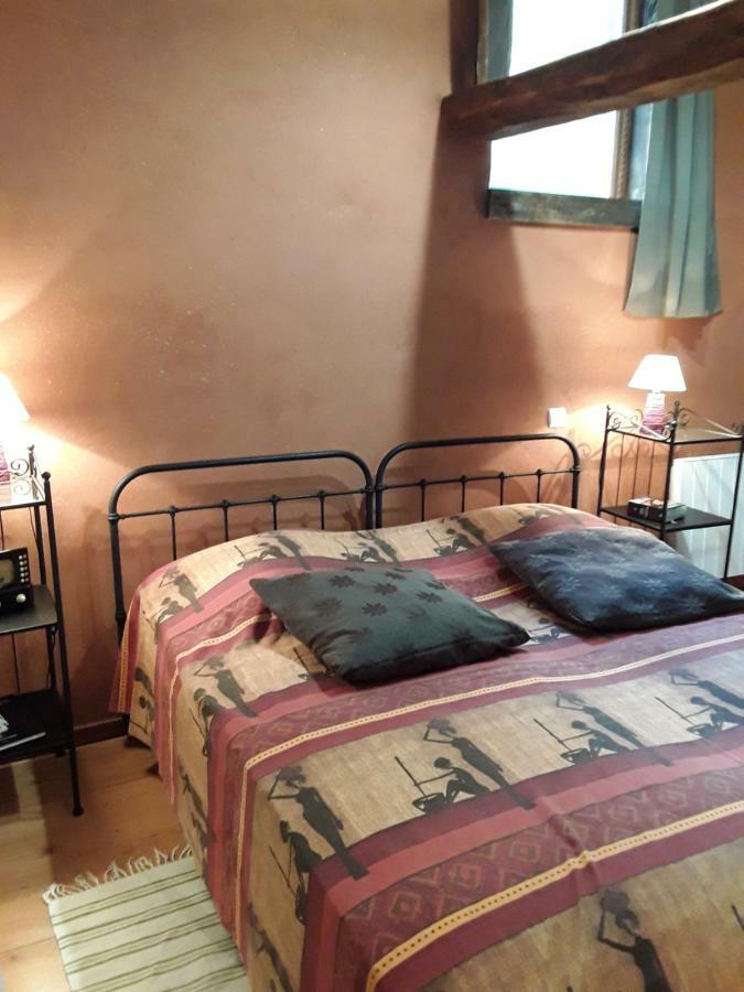 Bed and Breakfast La Parenthese Saint-Genix-sur-Guiers Exterior foto