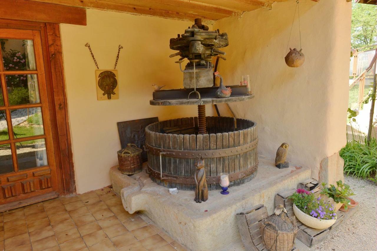Bed and Breakfast La Parenthese Saint-Genix-sur-Guiers Exterior foto